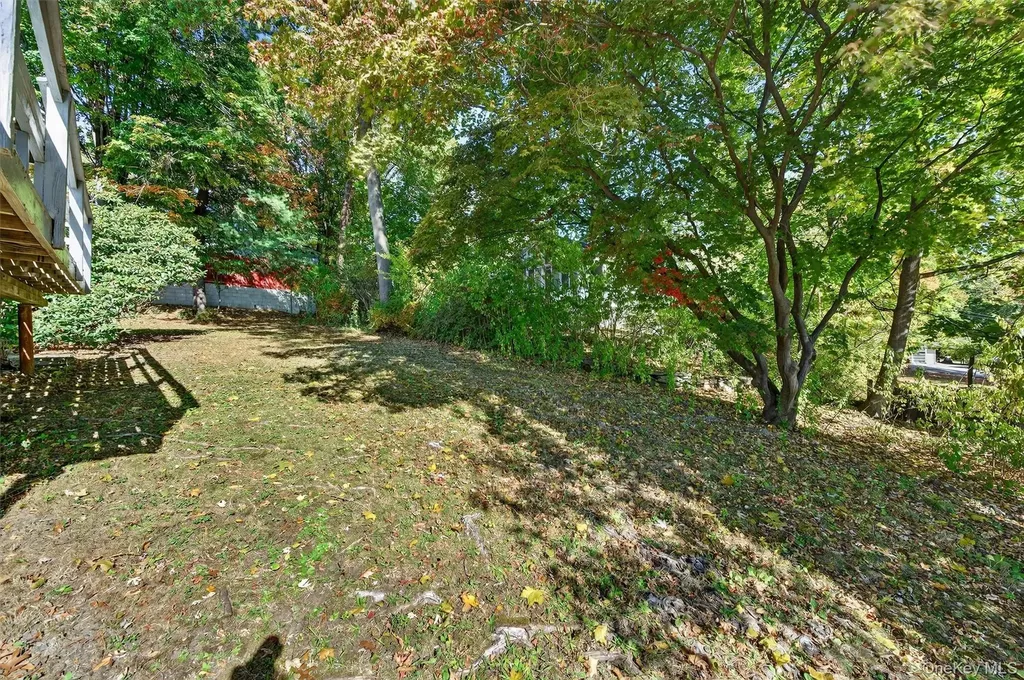 12 Mid Oaks Drive Monroe NY 10950