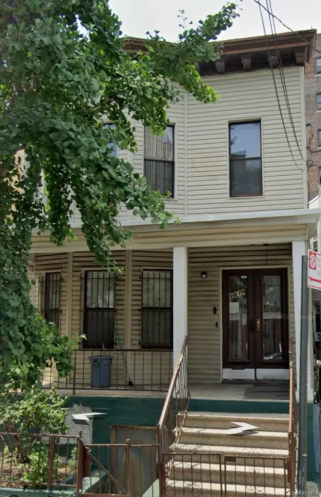 2819 Creston Avenue Bronx NY 10468