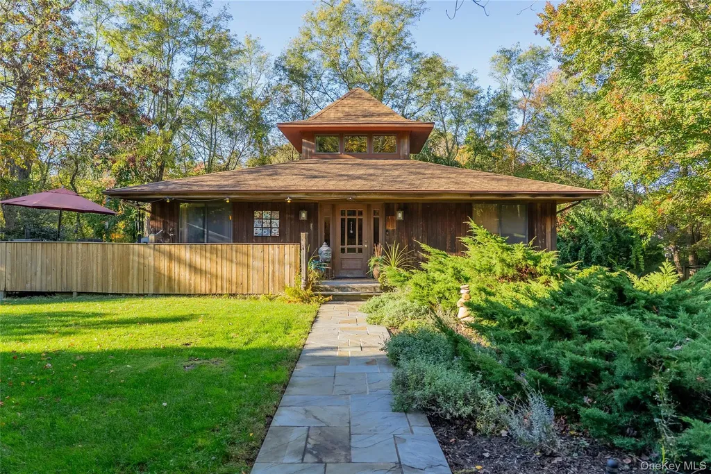 30 Long Bow Wading River NY 11792