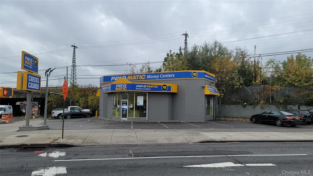 68-12 Queens Boulevard Woodside NY 11377