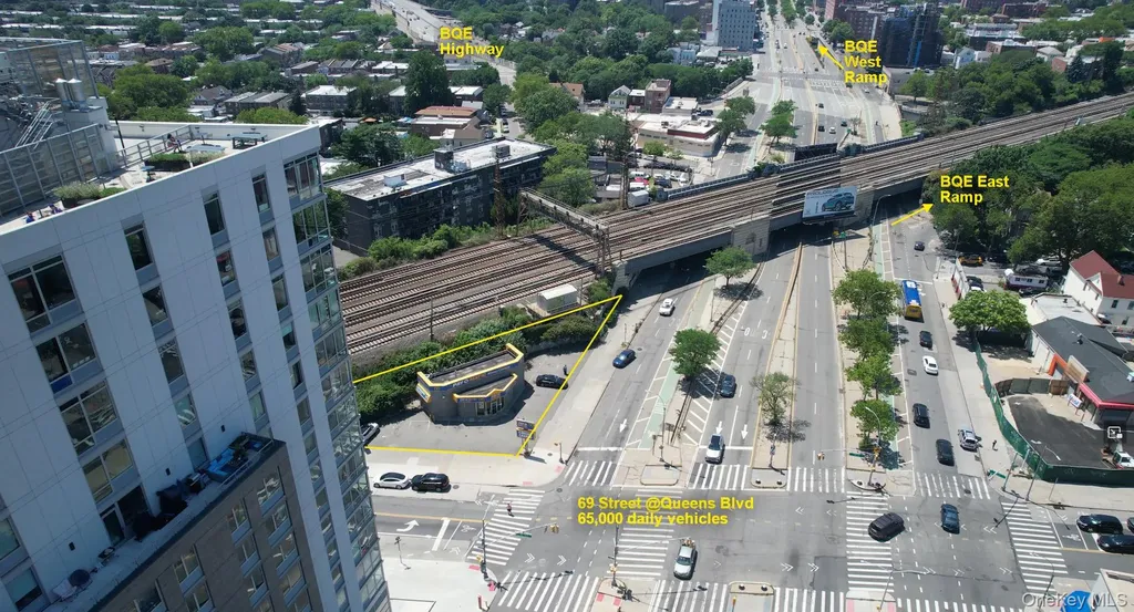 68-12 Queens Boulevard Woodside NY 11377