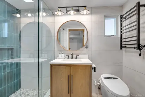 22469 76th Road Bayside NY 11364