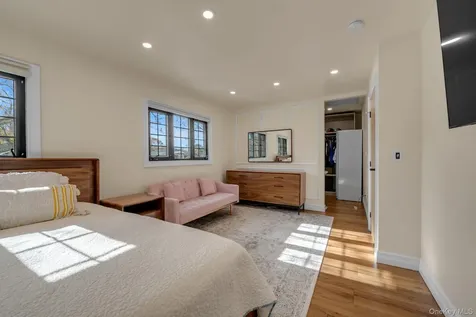 22469 76th Road Bayside NY 11364