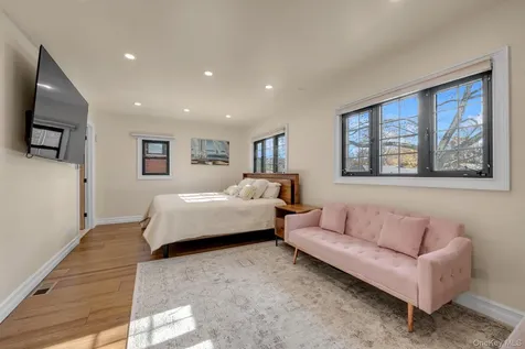 22469 76th Road Bayside NY 11364