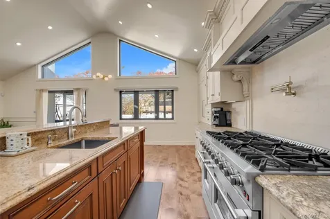 22469 76th Road Bayside NY 11364