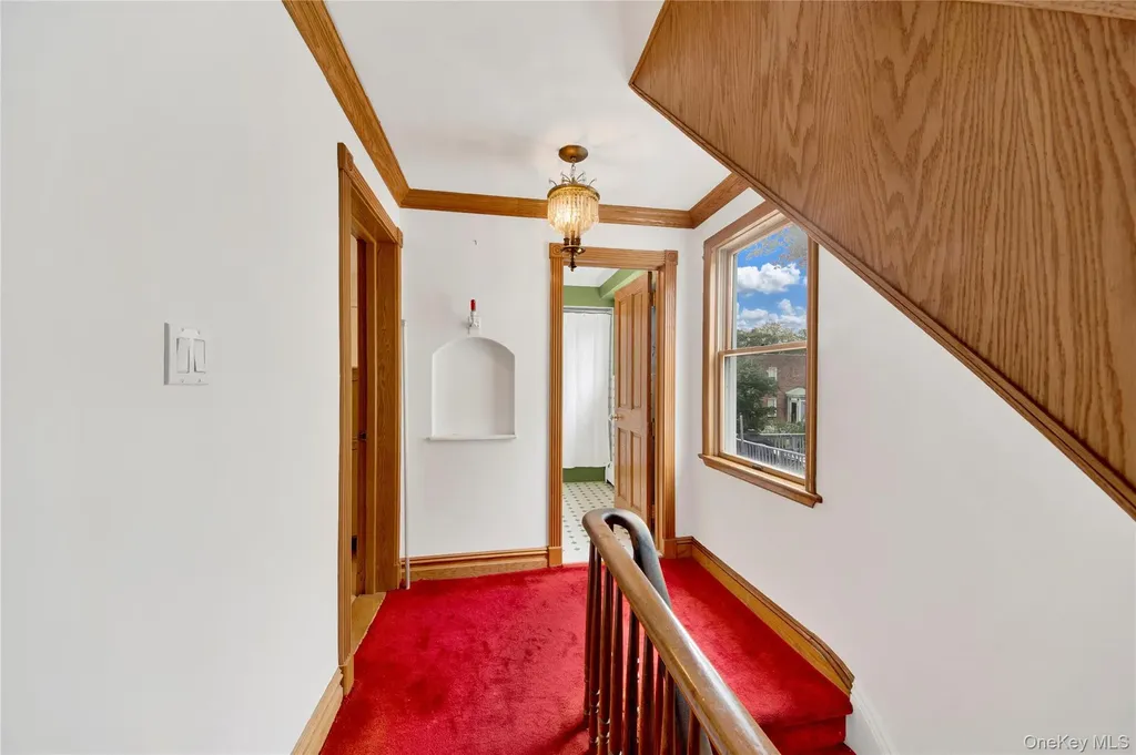 242 E 237th Street Bronx NY 10470