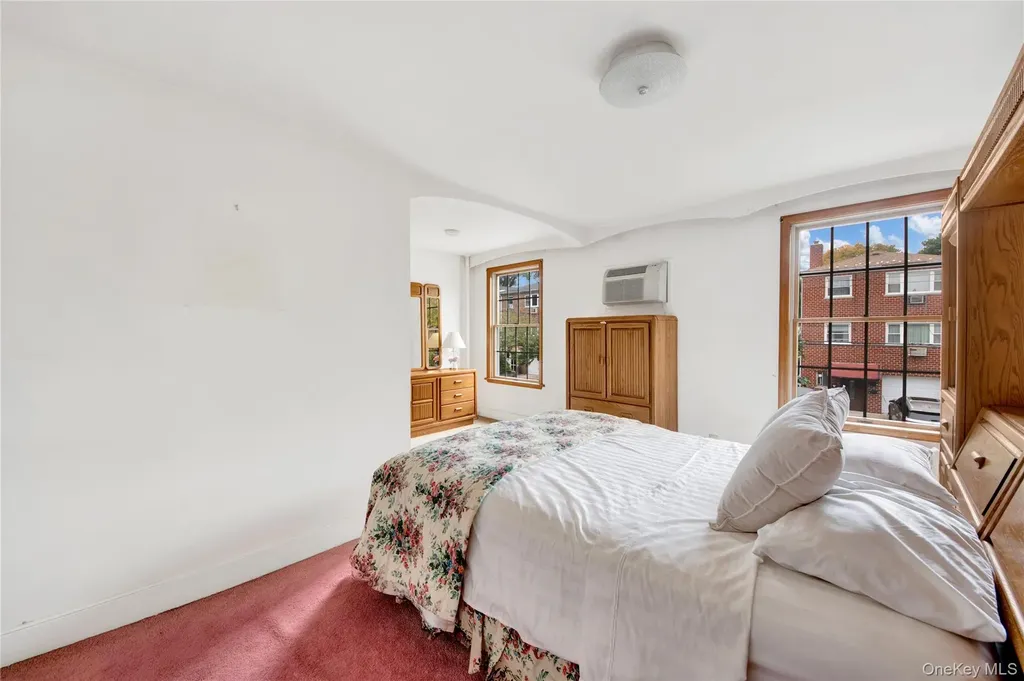 242 E 237th Street Bronx NY 10470