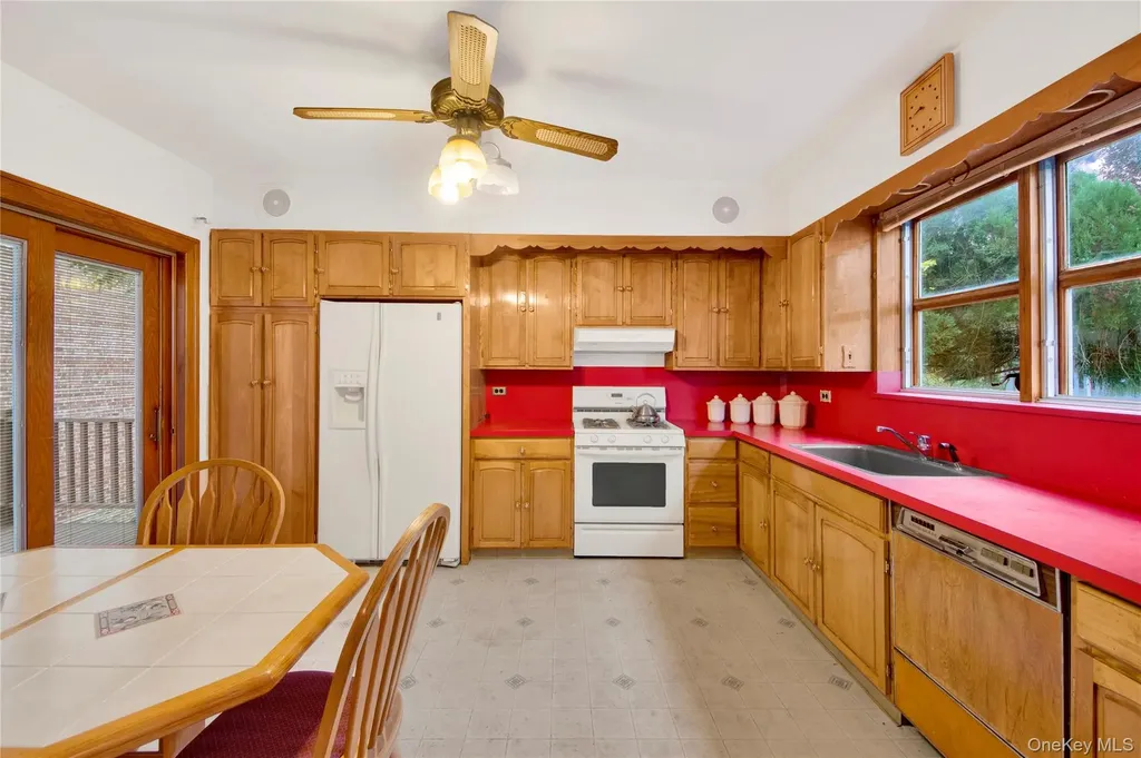 242 E 237th Street Bronx NY 10470