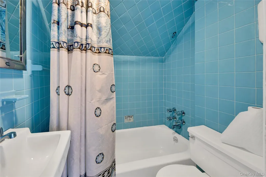 242 E 237th Street Bronx NY 10470