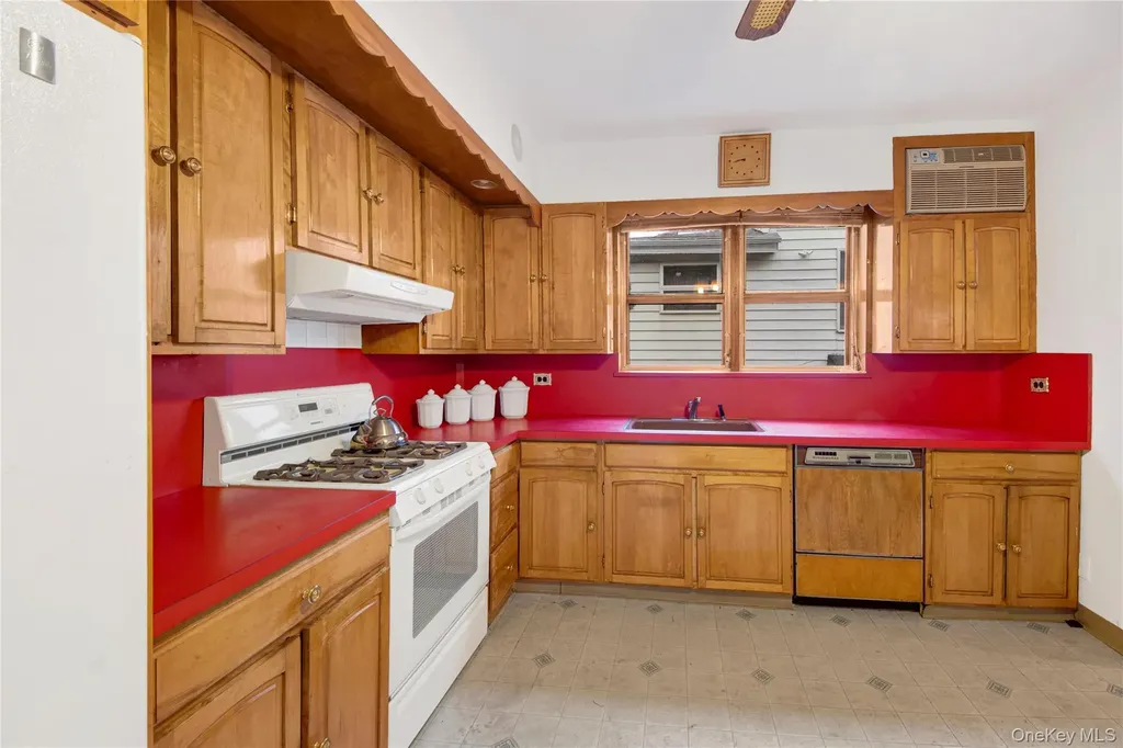 242 E 237th Street Bronx NY 10470