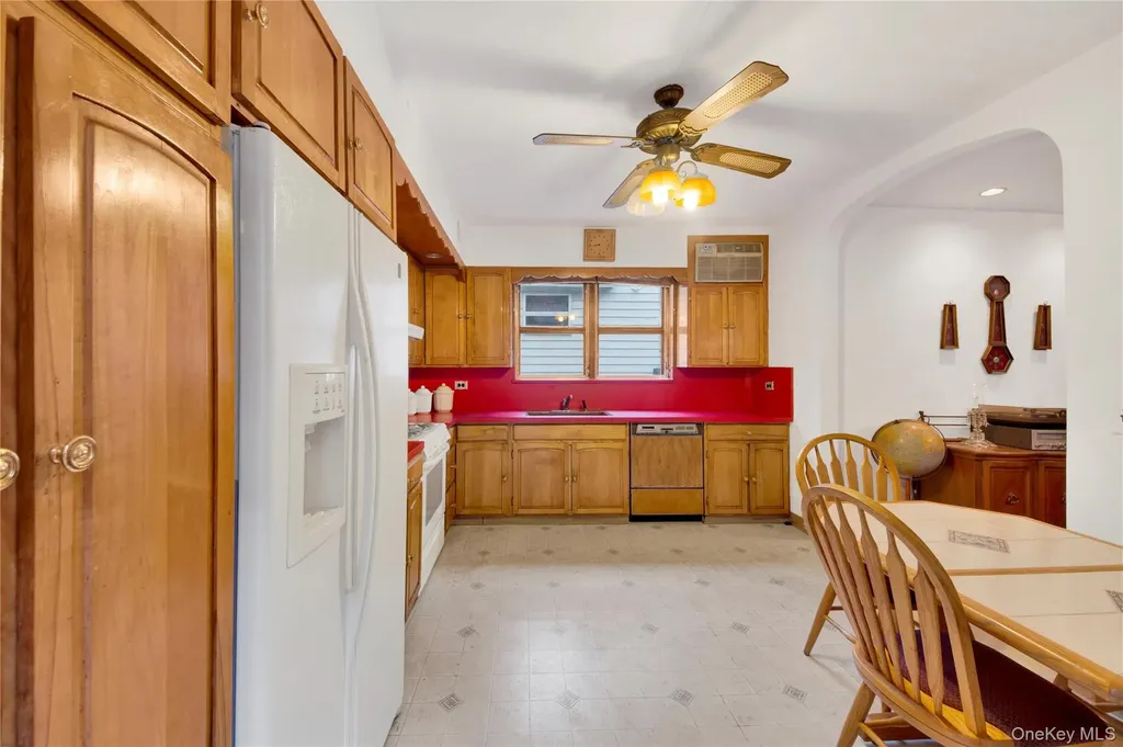 242 E 237th Street Bronx NY 10470