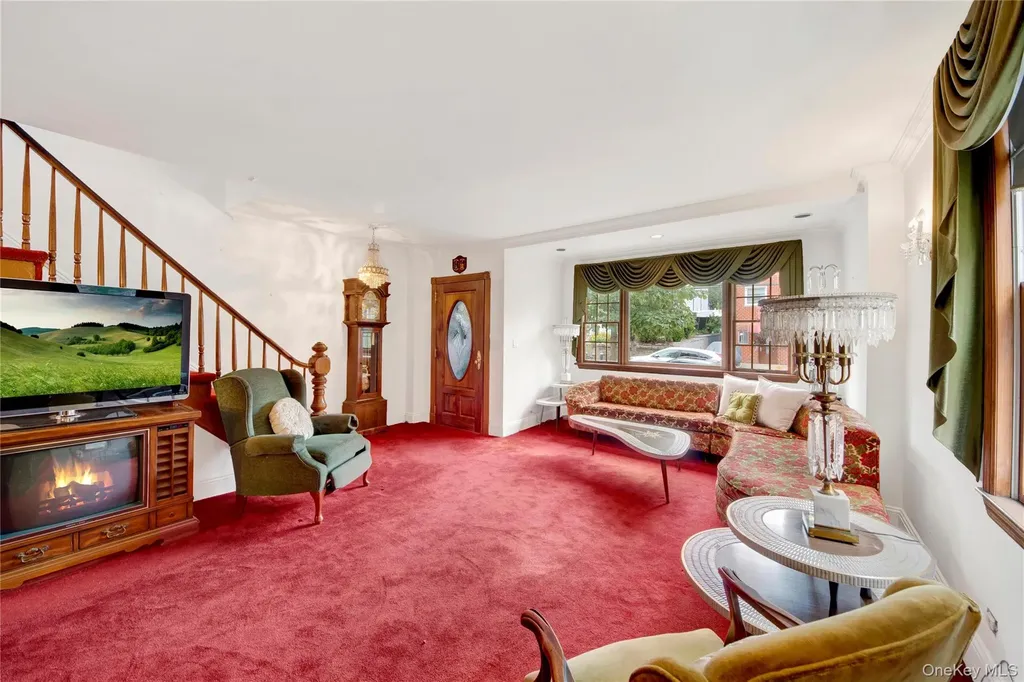 242 E 237th Street Bronx NY 10470