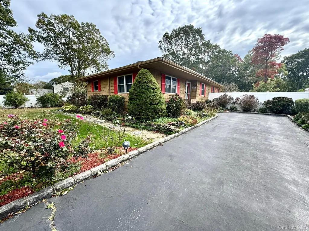 36 Sands Lane Brookhaven NY 11719