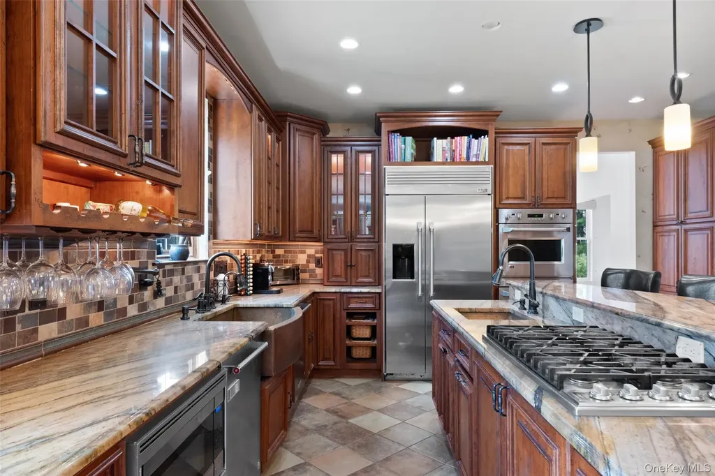 79 Victor Drive Poughkeepsie NY 12603