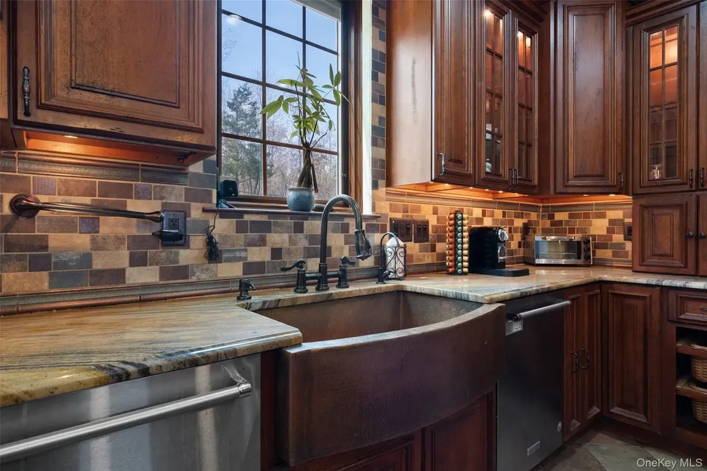 79 Victor Drive Poughkeepsie NY 12603
