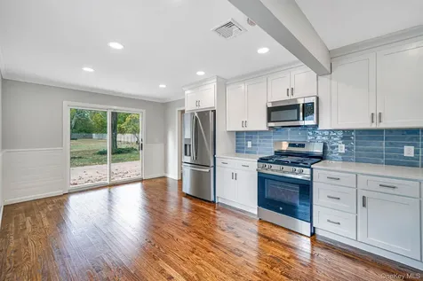 1039 Joselson Avenue Bay Shore NY 11706