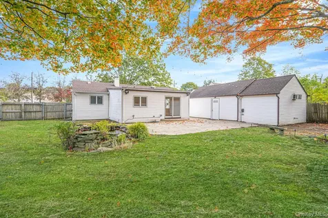 1039 Joselson Avenue Bay Shore NY 11706