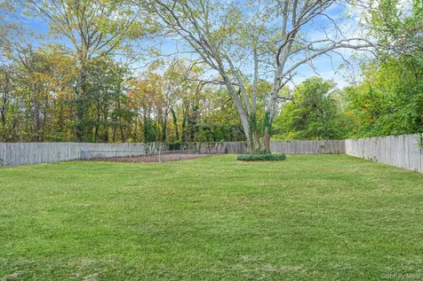 1039 Joselson Avenue Bay Shore NY 11706