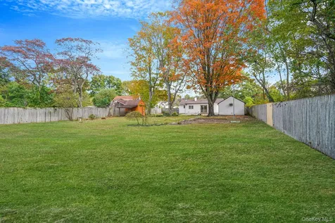 1039 Joselson Avenue Bay Shore NY 11706