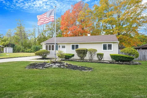 1039 Joselson Avenue Bay Shore NY 11706