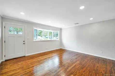 1039 Joselson Avenue Bay Shore NY 11706