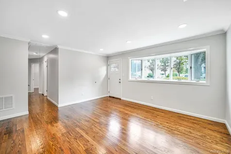 1039 Joselson Avenue Bay Shore NY 11706