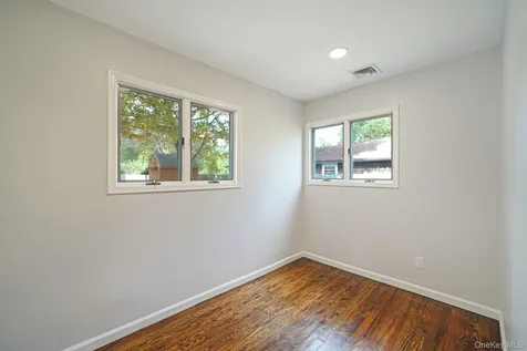 1039 Joselson Avenue Bay Shore NY 11706