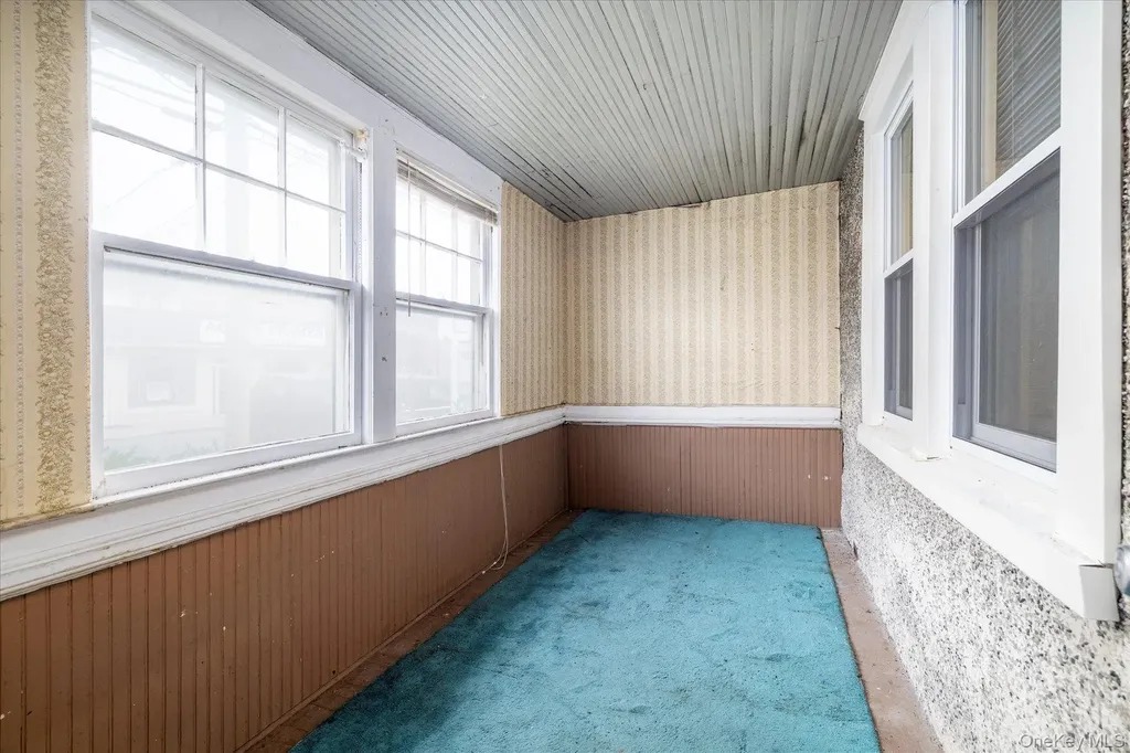 2848 Woods Avenue Oceanside NY 11572