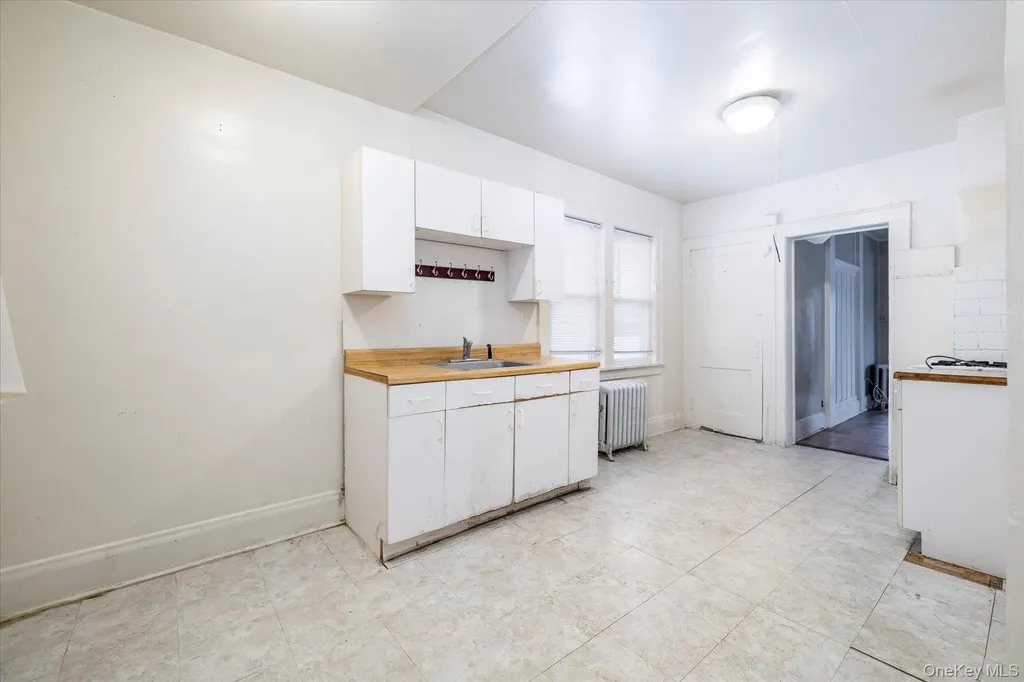 2848 Woods Avenue Oceanside NY 11572