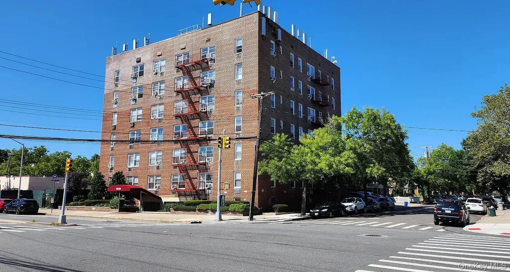 222-89 Braddock Avenue Bellerose NY 11428