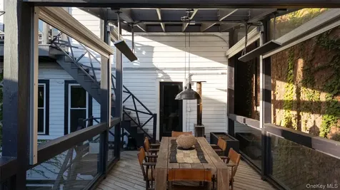 522 Warren Street Hudson NY 12534