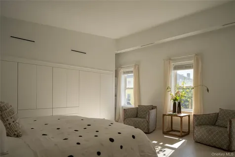 522 Warren Street Hudson NY 12534