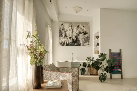 522 Warren Street Hudson NY 12534