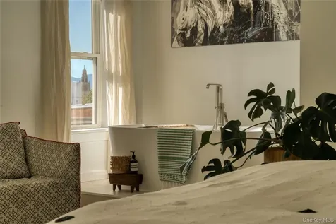 522 Warren Street Hudson NY 12534