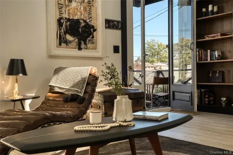 522 Warren Street Hudson NY 12534