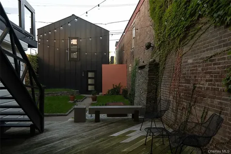 522 Warren Street Hudson NY 12534