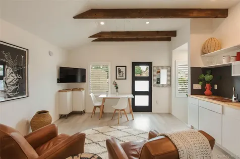 522 Warren Street Hudson NY 12534