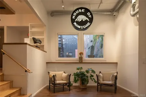 522 Warren Street Hudson NY 12534