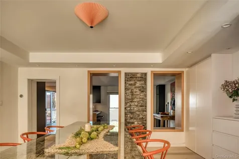 522 Warren Street Hudson NY 12534