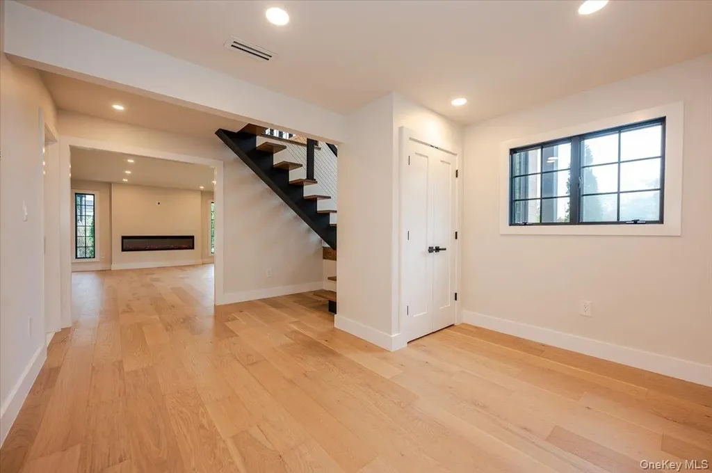 147 W Bayberry Road Islip NY 11751