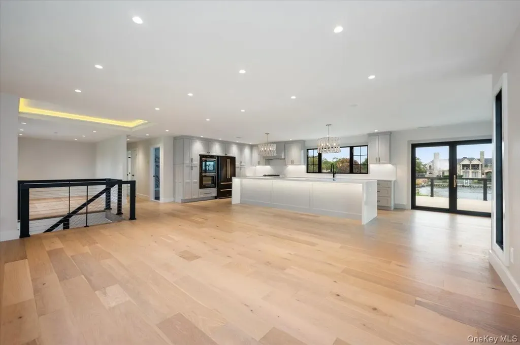 147 W Bayberry Road Islip NY 11751