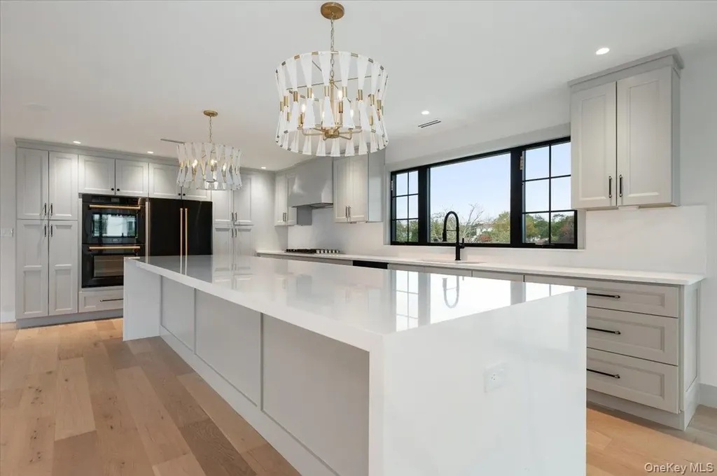 147 W Bayberry Road Islip NY 11751