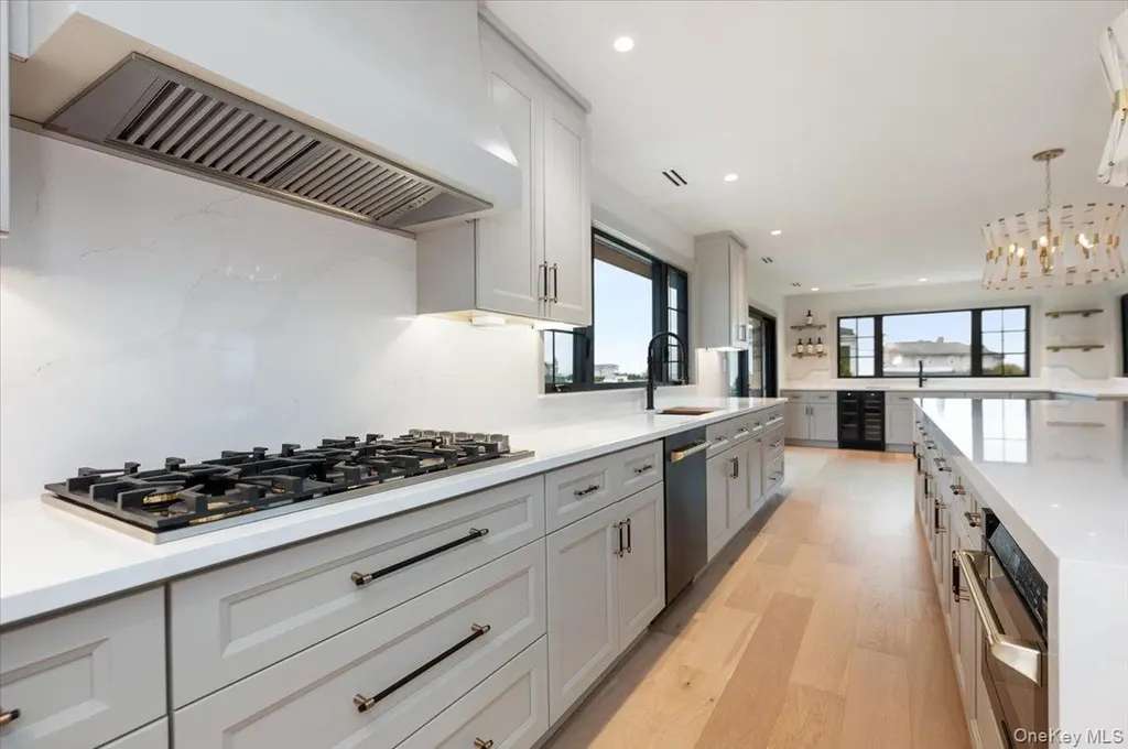 147 W Bayberry Road Islip NY 11751