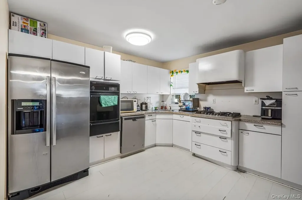 47 Jackson Avenue Mineola NY 11501