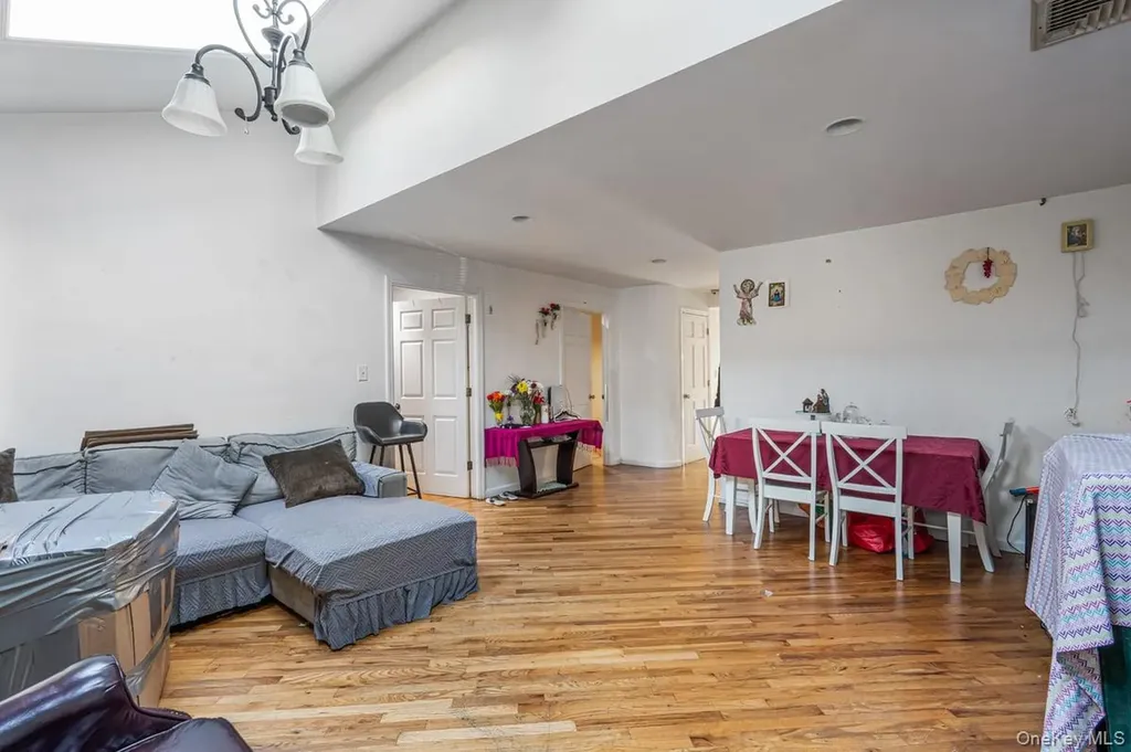 47 Jackson Avenue Mineola NY 11501