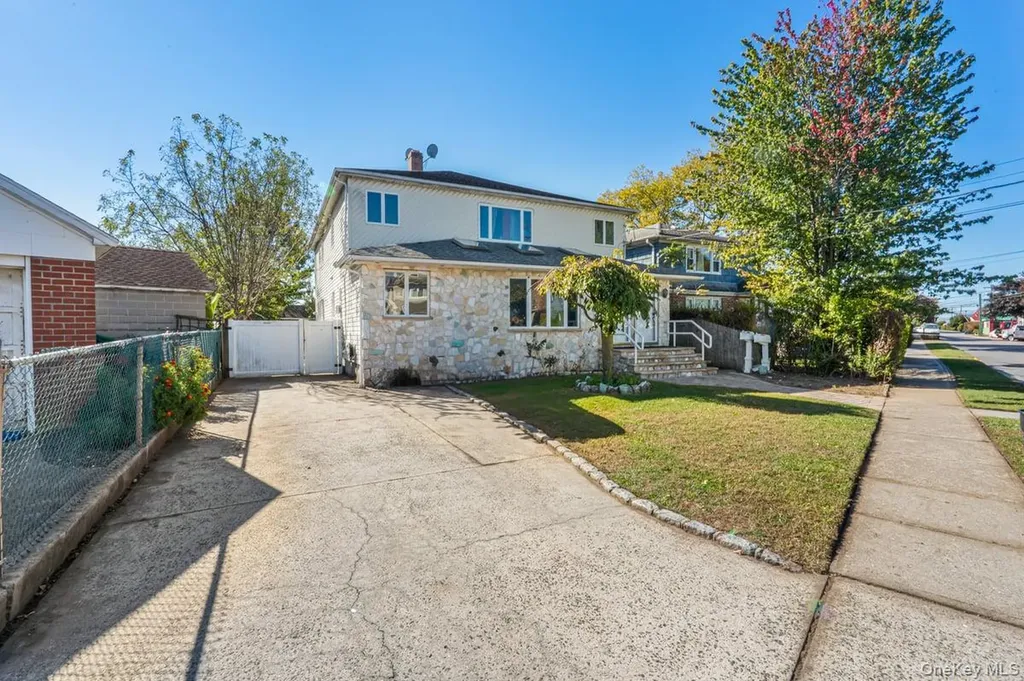 47 Jackson Avenue Mineola NY 11501