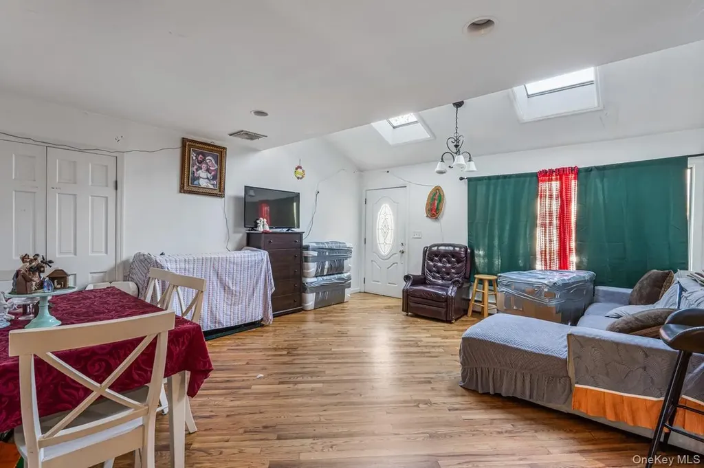 47 Jackson Avenue Mineola NY 11501