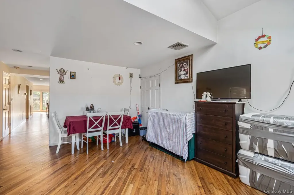 47 Jackson Avenue Mineola NY 11501