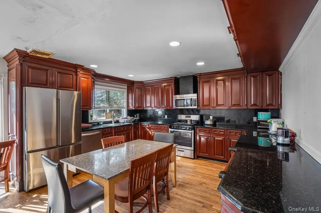 47 Jackson Avenue Mineola NY 11501