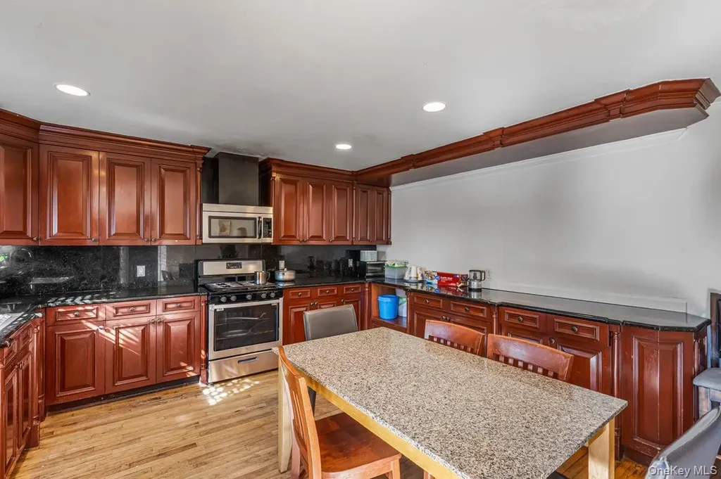 47 Jackson Avenue Mineola NY 11501
